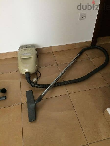 Hitachi Vacuum cleaner 3