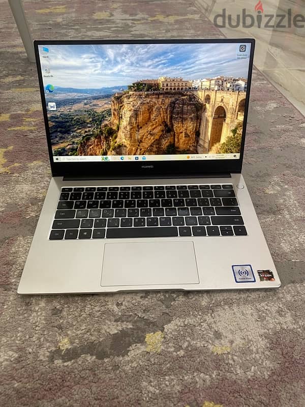 laptop huawei very good condition very fast 4