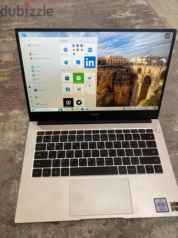 laptop huawei very good condition very fast 13