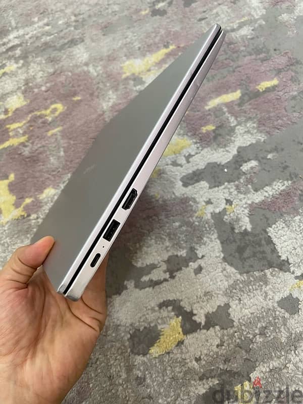 laptop huawei very good condition very fast 9