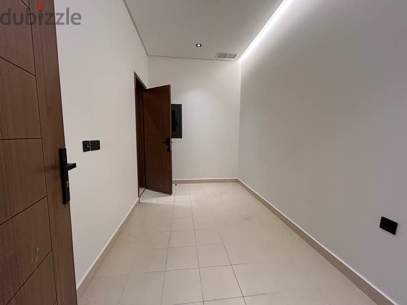 luxury floor for rent in Salwa 4 master bedrooms 5