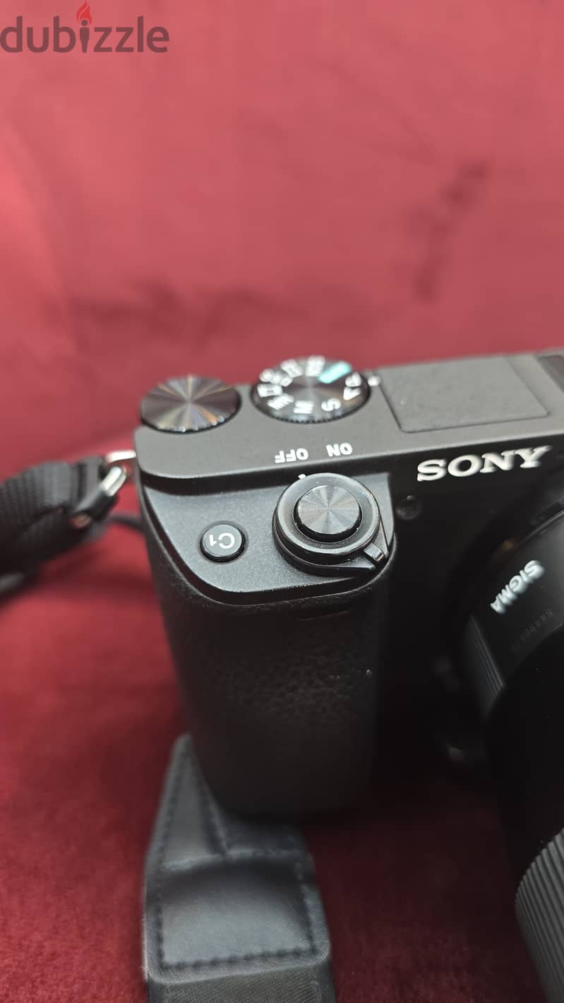 Sony a6400 with sigma 16mm f1.8 9