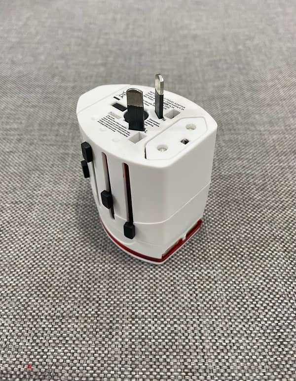 Fast Charging Travel Adapter for Samsung and iPhone Cellphones 3