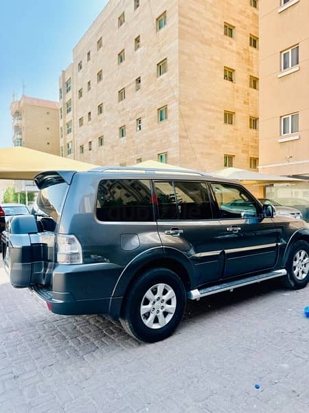 Mitsubishi Pajero 2016 family used vehicle for sale 6