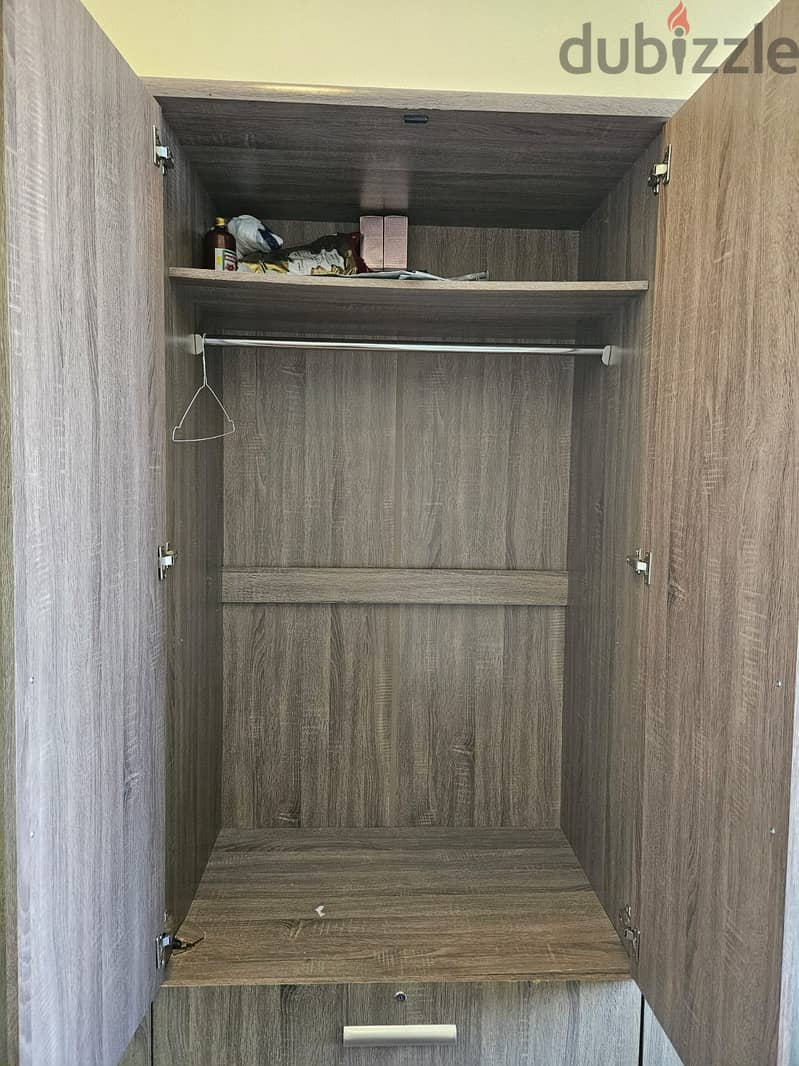 4-Door Cupboard with 2 Drawers 3