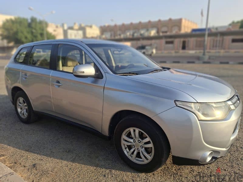 Mitsubishi Outlander 2015 0