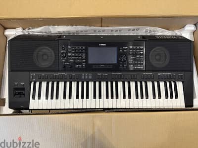 BRAND NEW IN BOX::: ( YAMAHA DIGITAL WORKSTATION 61-KEY ORGAN INITIAL