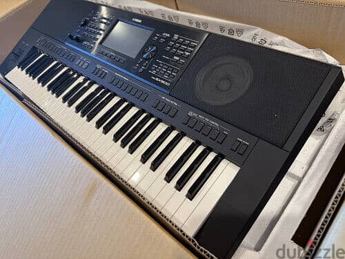 BRAND NEW IN BOX::: ( YAMAHA DIGITAL WORKSTATION 61-KEY ORGAN INITIAL 2