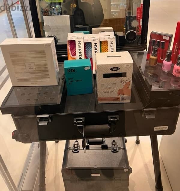 portable vanity makeup trolley by MASTER PROFESSIONAL 2