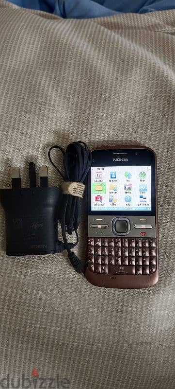 Nokia E5 very beautiful condition with original charger. . . 12kd