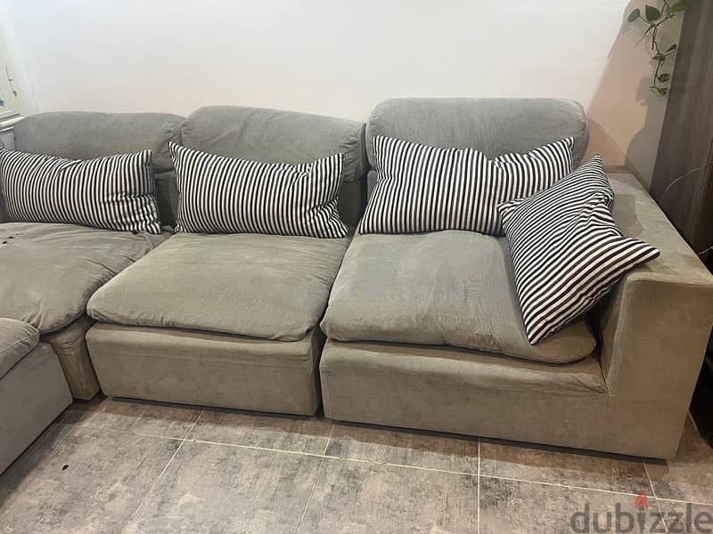 sofa with a good condition from Banta 3