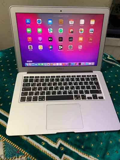 Appel MacBook air 13.3 inch 128gb 8gb ram good condition no issues