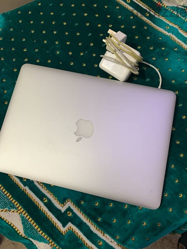 Appel MacBook air 13.3 inch 128gb 8gb ram good condition no issues 4