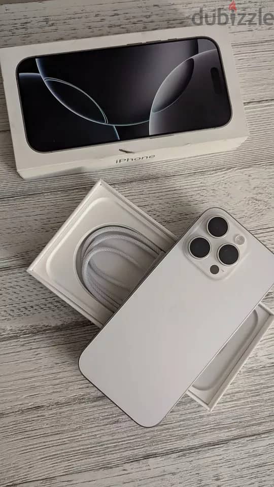 Apple iPhone 16 Pro 256 GB White Titanium 3