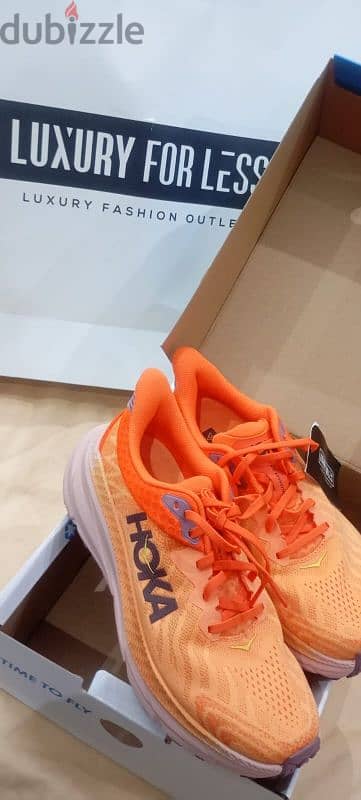 Hoka Challenger Art7 1