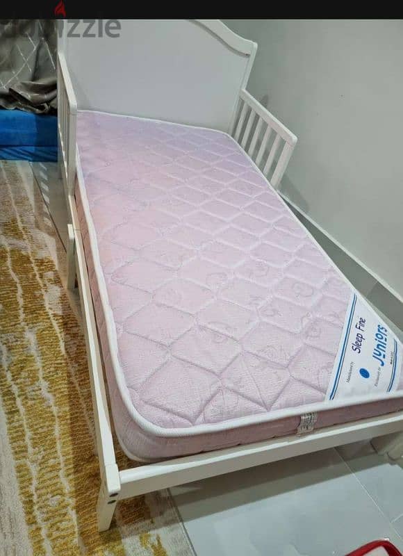 toddler bed +mattress 22kd 0