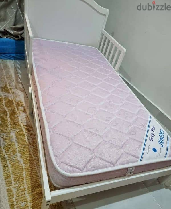 toddler bed +mattress 22kd 2