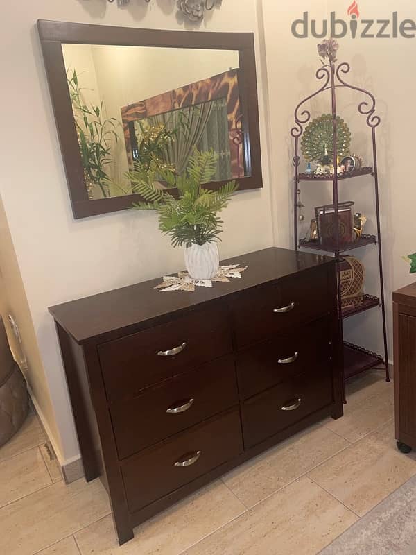 Dresser with mirror 1