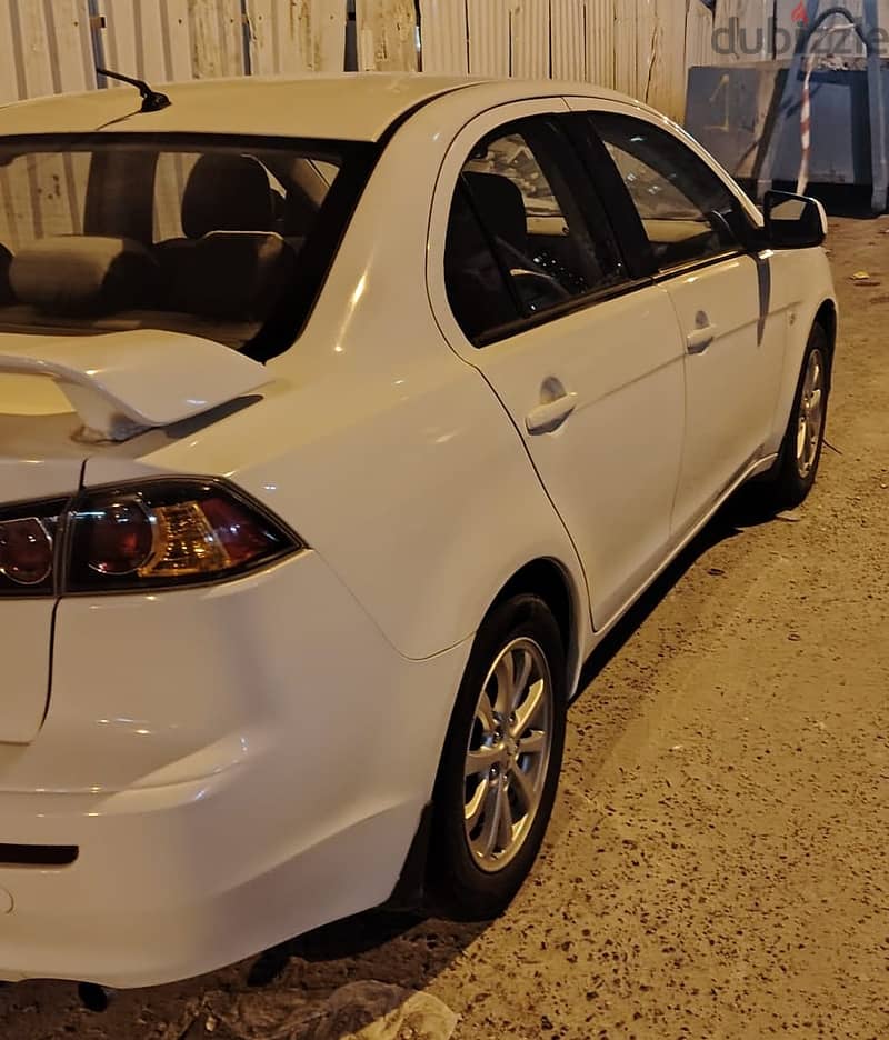 Mitsubishi Lancer 2011 EX 2