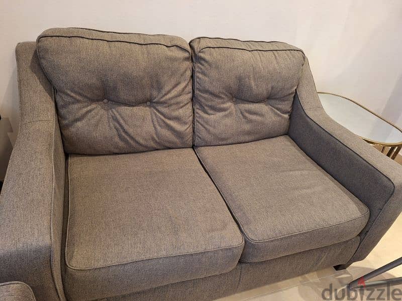 2 sofas from Ashley 2-seater and 3 seater 0