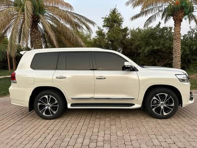 Just like brand new and accident free Toyota Land Cruiser 2021