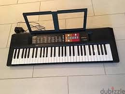 Yamaha F51 Keyboard in excellent condition