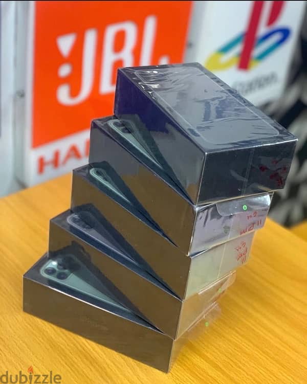 BRAND NEW APPLE IPHONE 11 PRO MAX 256GB NOW AVAILABLE!! 3