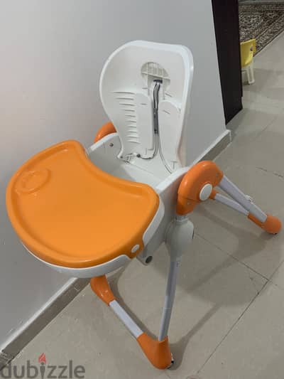 Baby high chair and baby bath tub for sale