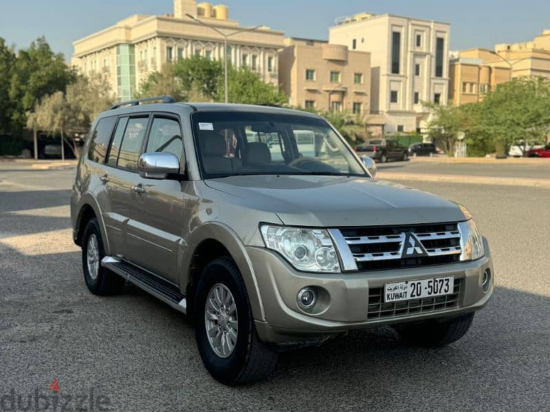 Urgent Sale Mitsubishi Pajero GLS 2012 1