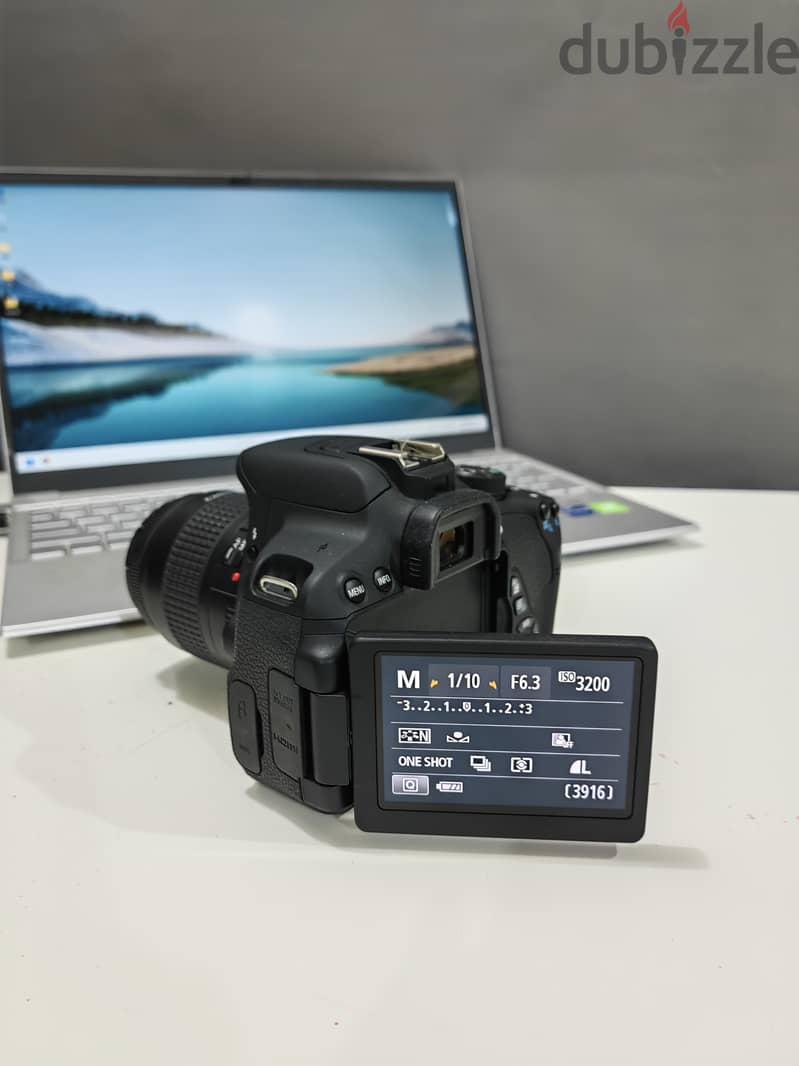 Canon EOS 700D بالكرتون كالجديدة 1