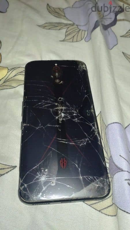 Red magic 5g 12&128 gb screen and back broken 1