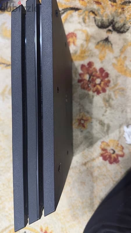 ps4 pro 1tb new condition 2