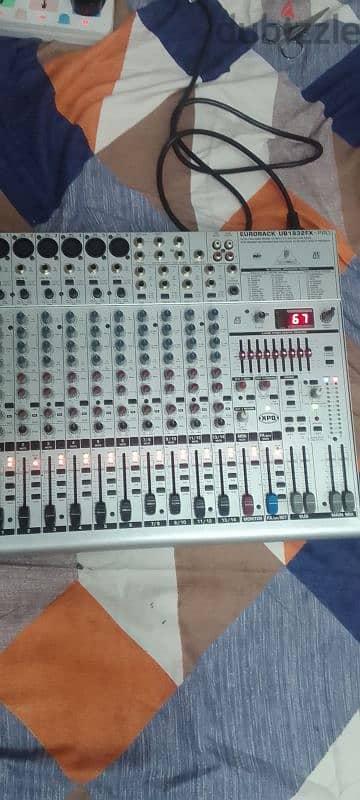 bheringer 14 chanel mixer . all chanell 100% working good . 0