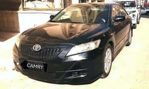 Toyota Camry SE 0