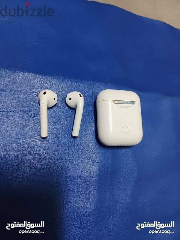 Apple AirPods 2 original new with serial number 100% battery 1