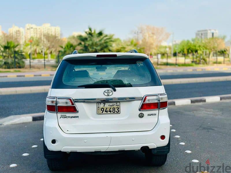 Toyota Fortuner 2010 V6 5