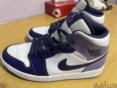 Air Jordan 1 mids in Prestige Condition 0