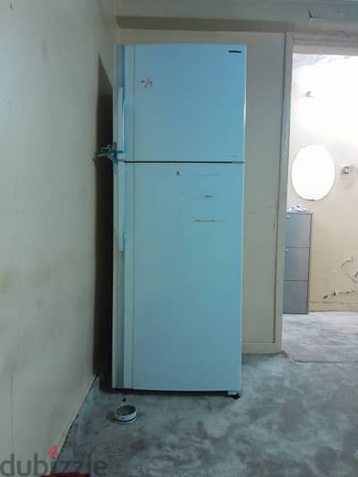 For sail Refrigerator Salmiya black 12