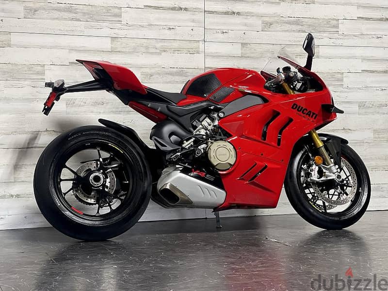 Ducati Panigale V4S 2023 ( +971 52 300 8603) 1