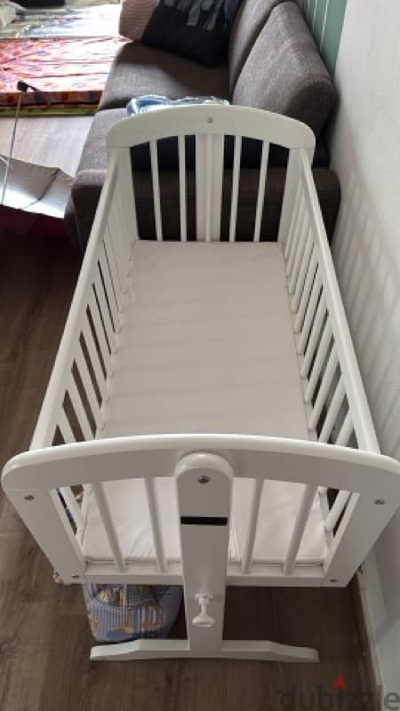 junior cradle for sale. like new. no damage. 0