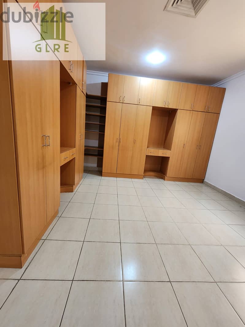 Luxury apartment for rent in Salwa Block 6 It consists of 3 bedrooms 7