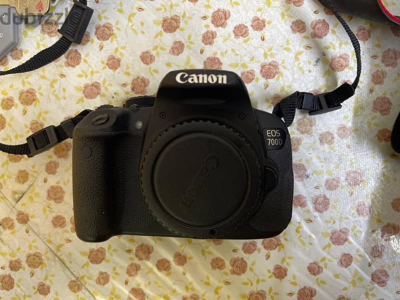 CANON 700D + 2 Lens + Tripod 1