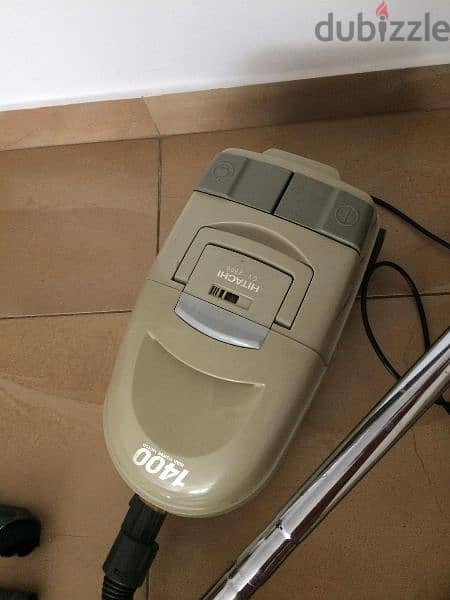 Hitachi Vacuum cleaner 1