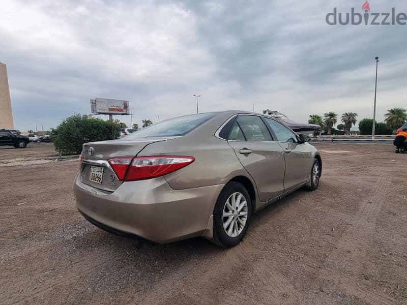 Toyota Camry 2017 4