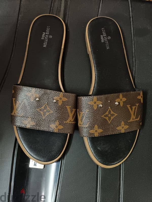 LV Ladies Slipper Size Euro 39 0