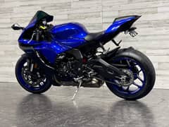 2023 Yamaha R1  ( +971 52 300 8603). 0