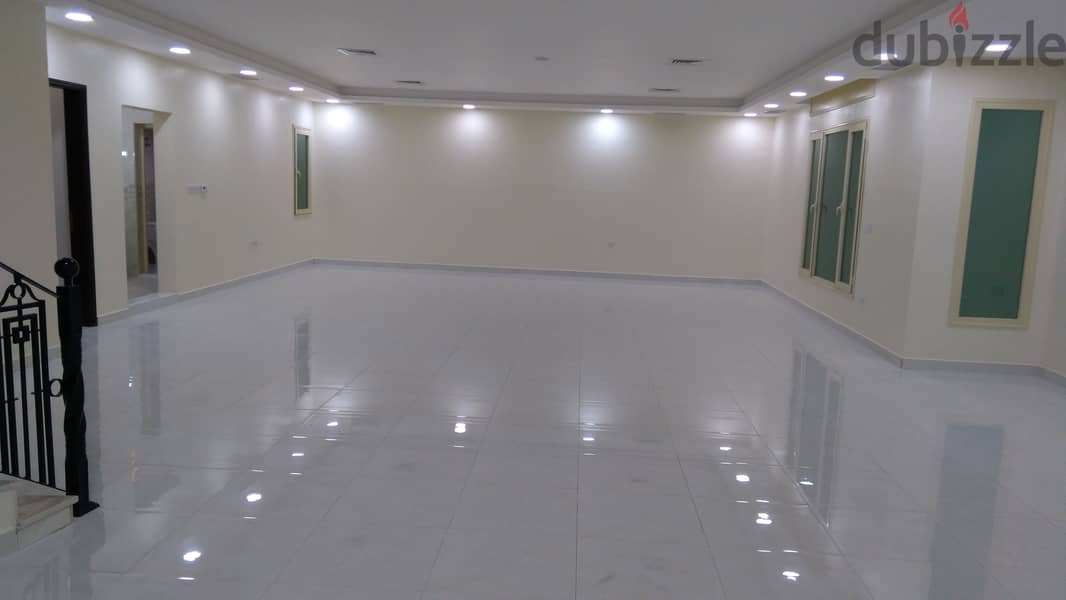 Villa with basement in fintas. best for a company, office or family. 0