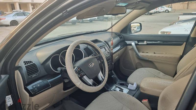 Kia Sorento 2012 for sale Good Condition 4