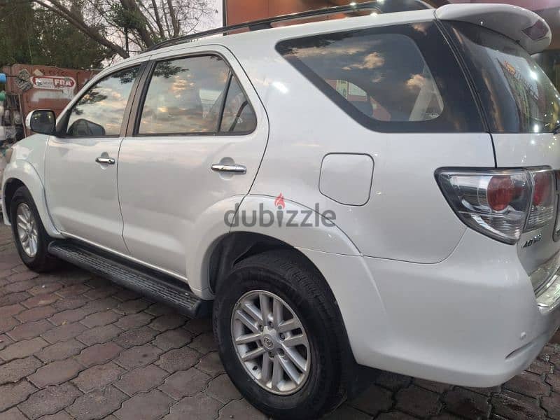 Toyota Fortuner 2013 V6 4X4 URGENT SALE FAMILY USED 3