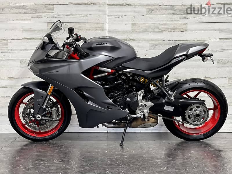 2020. Ducati Supersport  +974 66574363 0